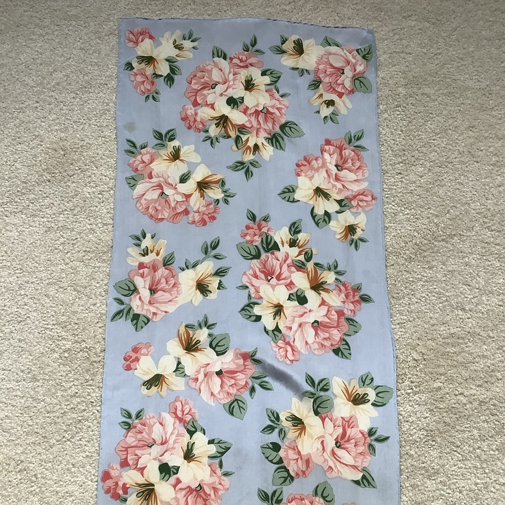 Floral Patterned Rectangular Scarf - Picture 9 of 11